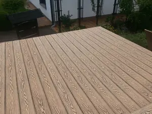 Suelo de madera reciclada para exteriores, baldosa de suelo de cubierta de wpc barata para suelo