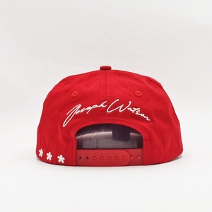 Casquettes de baseball à visière plate en coton <span class=keywords><strong>rouge</strong></span> pour hommes OEM, broderie personnalisée, streetwear, chapeau non structuré, <span class=keywords><strong>casquette</strong></span> <span class=keywords><strong>snapback</strong></span> avec logo blanc - Product Image 2