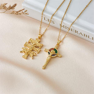 クロスボーダーホットクロスネックレスユニセックスニッチデザインハイエンド個性スポーティダイヤモンドペンダント鎖骨チェーンアクセサリーオロ - Product Image 1