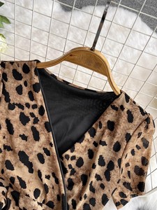 <span class=keywords><strong>Jupe</strong></span> mi-longue fendue à imprimé léopard pour femme, nouveau style d'été, <span class=keywords><strong>sexy</strong></span>, coupe ajustée, col en V, manches courtes, taille cintrée - Product Image 5