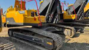 Excavatrice sur chenilles VOLVO EC250DL d'occasion, 25 tonnes, châssis long, pelle hydraulique, machine d'origine suédoise, prête en stock - Product Image 3