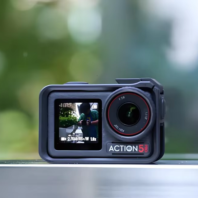 Action 5 Pro 4K Action Camera with Waterproof Design & Long Battery Lifeused