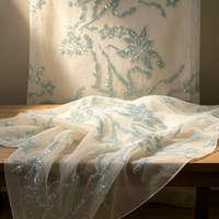 Tissu en maille de polyester à séchage rapide, brodé de perles et de sequins, motif floral bleu clair de luxe, pour robe de mariée ou de soirée