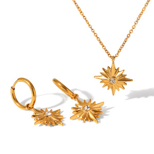 Collar con Colgante Hexagonal de Circonio en Acero Inoxidable Chapado en Oro de 18K, a la Moda, Resistente al Agua y al Desgaste, para Mujer - Product Image 5