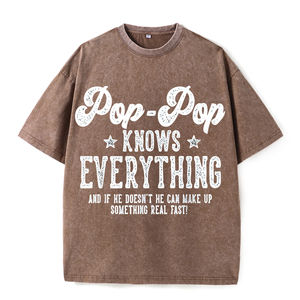 Maglietta Nera con Stampa 'Pop Pop Sa Tutto e se non lo sa, può inventare qualcosa davvero veloce' per Regalo al Nonno, per la Famiglia - Product Image 2