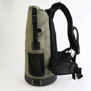 Mochila Nevera Aislada Ligera de 30L con Cierre Enrollable, Diseño Impermeable y a Prueba de Fugas sin Cremallera, 1.5kg para Hombres y Mujeres - Product Image 2