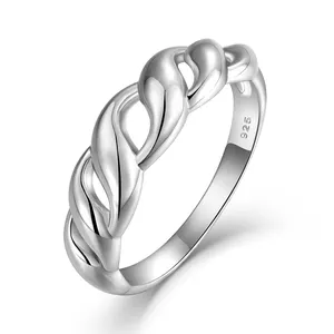 خاتم من الفضة الإسترليني غير المنتظم عيار 925 من الشركة المصنعة الأصلية خاتم كرواسون بخط ملفوف وشريط هندسي من المجوهرات المطبوعة بأشكال بانك