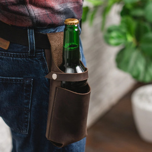 Porte-bière en cuir PU à porter à la taille, étui pour canette, étui pour tasse isotherme, sac de rangement portable pour bouteilles de soda et bière à porter à la taille pour l'extérieur - Product Image 1
