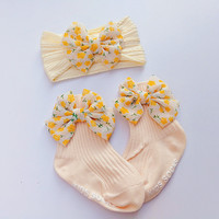 Ensemble bandeau et chaussettes jaunes pour bébé fille, chaussettes courtes en coton tricoté torsadé à motif floral et nœud, antidérapantes, ensemble cadeau, vente en gros