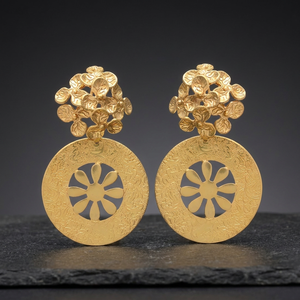 Boucles d'oreilles clous en laiton faites à la main avec pierres précieuses, plaquées rhodium, forme fleur, ethniques, bohèmes, unisexes - Product Image 3