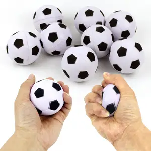 カスタマイズされた卸売プロモーションPUストレスボールサッカー形状カスタムラウンドPUサッカーストレスボール子供用カスタムロゴ付き