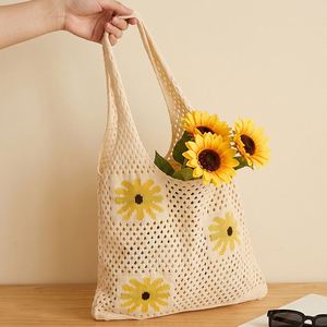 Bolso de hombro de punto calado de ganchillo hecho a mano con diseño de girasol para mujer, ideal para la playa y uso diario - Product Image 5