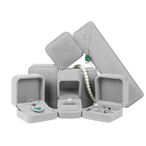 Cajas de regalo de joyería de madera de terciopelo clásico para collar, colgante, pulsera, anillo, pendiente, almacenamiento, logotipo personalizado, embalaje, cartón empaquetado - Product Image 1