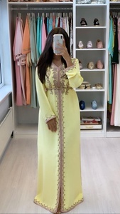 Hermoso Vestido Caftán de Diseñador para Mujer, Traje de Boda Pakistaní, Adornado con Cuentas de Cristal y Pedrería - Product Image 2