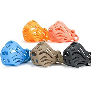 ตะกร้อครอบปากสุนัขและแมว ทำจากวัสดุซิลิโคนคุณภาพดี ระบายอากาศได้ดี ป้องกันการกัด บarking และการเคี้ยว พร้อมสายรัดปรับระดับอัตโนมัติ - Product Image 6