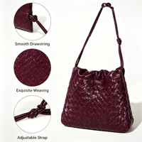 Sac bandoulière de luxe en cuir véritable pour femme, nouveau sac à main polyvalent de créateur, style rétro tissé à la main, portable à sangle unique