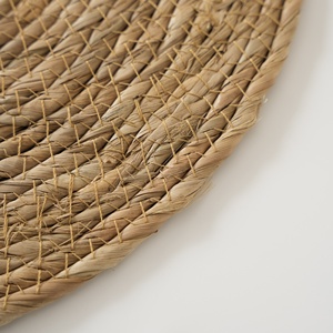 Vente chaude nouvelle arrivée décor à la maison taille mixte tissé à la main feuilles <span class=keywords><strong>de</strong></span> maïs napperons rush <span class=keywords><strong>paille</strong></span> <span class=keywords><strong>table</strong></span> ensembles - Product Image 6