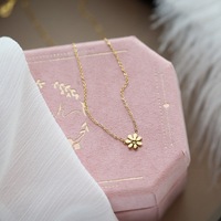Anting Tusuk Bunga Berlapis Emas 18K untuk Hari Valentine, Kalung Bunga Daisy Lucu dari Baja Anti Karat untuk Wanita dan Remaja Putri