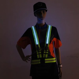 Chaleco de Seguridad con Fibra Óptica LED, Fibra Óptica de Doble Guí<span class=keywords><strong>a</strong></span> de Luz, Luces Multicolores, <span class=keywords><strong>Tres</strong></span> Veces Más Brillantes que los Chalecos Reflectantes Convencionales - Product Image 4