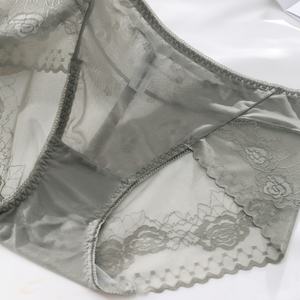 Mutandine di pizzo ricamo rosa apertura gamba grande OEM mutandine di biancheria intima di pizzo trasparente Sexy all'ingrosso della fabbrica - Product Image 4