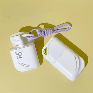 Botella de PP Cuadrada Mate Blanca y Morada de 50 ml para Crema Solar, Crema Facial, Crema de Manos, Base de Maquillaje y Protector Solar con Pajita - Product Image 6