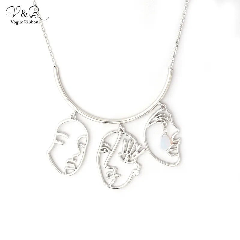 V & R de aleación de chapado en oro de plata Triple figura cara colgando agua dulce perla colgante collares para mujeres