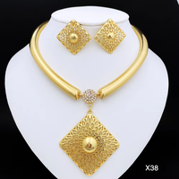 Ensemble de collier et boucles d'oreilles tendance pour femmes, élégant, plaqué or 18 carats, pendentif en forme de diamant, boucles d'oreilles, ensemble de 3 pièces, bijoux