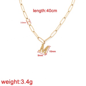 Nouveau Collier Femme en Acier Inoxydable Poli Miroir Anti-ternissement avec Pendentif Lettre Initiale M, Vente en Gros Personnalisée 2024 - Product Image 4