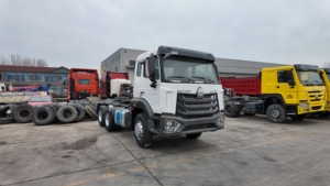 Camion <span class=keywords><strong>tracteur</strong></span> SINOTRUK HOWO 6x4 d'occasion <span class=keywords><strong>de</strong></span> haute qualité, 371 CV, conduite à gauche, poids lourd, en excellent état, à vendre - Product Image 2