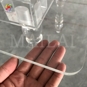 Mesa de comedor redonda de acrílico transparente, suministros de boda, a la venta, 2021 - Product Image 5
