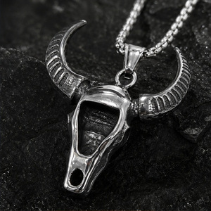 Yunnique – collier avec pendentif en forme de crâne de taureau en acier inoxydable pour hommes, chaîne de bijoux de style Vintage en forme d'animal, accessoire de mode - Product Image 2