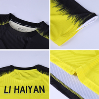 Uniforme de Fútbol Personalizado al por Mayor para Hombre, Jersey de Fútbol Amarillo con Sublimación Jacquard OEM, Ropa Deportiva Transpirable para Equipo