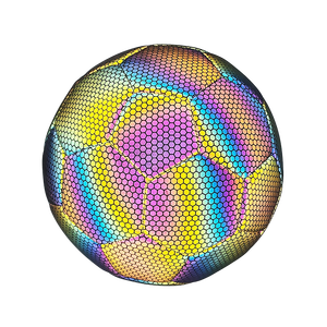 Balón de Fútbol Reflectante Holográfico Tamaño 5, Balón Brillante Reflectante para Juegos Nocturnos y Entrenamiento, Cuero PU Resistente - Product Image 4