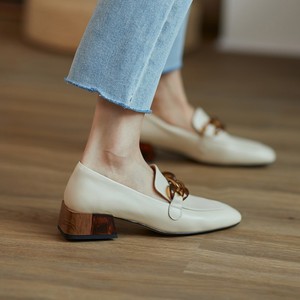 รองเท้าแตะแบบสวมสบายสไตล์คลาสสิกสำหรับผู้หญิง - Product Image 3