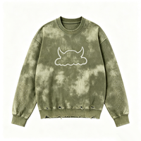 T-shirt streetwear à col rond avec broderie motif nuage et corne, manches à effet éparpillé, ourlet effiloché et déchiré, orné de strass