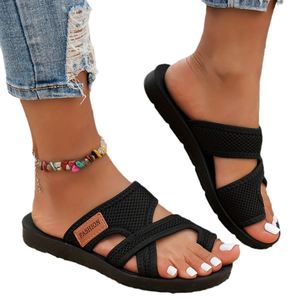 Nouvelles tongs plates décontractées pour femmes, grande taille 43, style européen et américain, avec semelle intermédiaire en PVC et doublure en cuir synthétique, collection été 2026 - Product Image 6