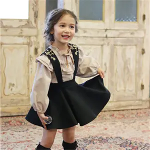 Весенний костюм для девочек 2024 новая детская одежда прекрасный топ с длинными рукавами + юбка на лямках для детей