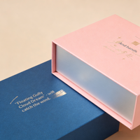 Boîte cadeau en carton kraft recyclé, fermeture magnétique, design pliable et plat, emballage de luxe personnalisable, inclut du raphia