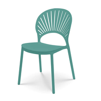 Vente en gros de chaises de restaurant empilables en plastique PP modernes et bon marché