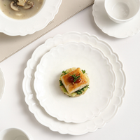 Service de table en céramique à motif floral en relief, assiettes à steak et à dessert en porcelaine, tasses à café et soucoupes pour la maison et les réceptions – Vente en gros