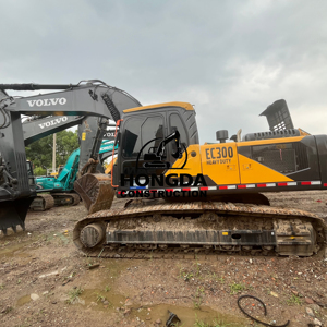 Excavadora sobre orugas Volvo EC300 de 30 toneladas Equipo de movimiento de tierras de servicio pesado y eficiente en combustible - Product Image 1