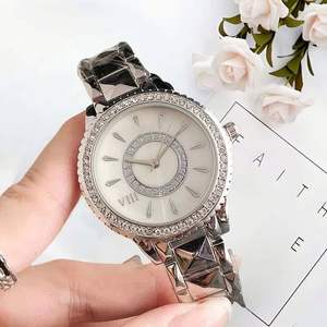 Montre de luxe pour femme en or avec lunette en strass, cadran à chiffres romains, bracelet élégant en acier inoxydable, montres à quartz pour femmes - Product Image 5