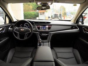 <span class=keywords><strong>Cadillac</strong></span> <span class=keywords><strong>XT5</strong></span> 25T Luxury Automatique SUV 2016 avec sièges en cuir, pneus R18 et toit ouvrant panoramique - Product Image 4