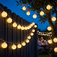 LED Frosted Ball Lichterkette mit fließenden Lichteffekten für Weihnachtsabend, Party, Hochzeit, Bankett, Garten und Außendekoration
