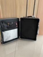 Valise multifonctionnelle unisexe en PC de 20 pouces, design simple et moderne, avec serrure TSA et roulettes à 360 degrés