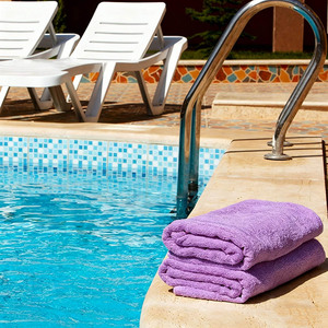 Serviettes en microfibre 100 % personnalisables, couleur unie, idéales pour le <span class=keywords><strong>bain</strong></span> et la natation – Vente en gros usine, succès commercial - Product Image 4