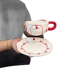 แก้วกาแฟเซรามิกพร้อมจานรอง 230 มล. สไตล์เกาหลี ลายนูนแบบไม่สมมาตร ดีไซน์ทันสมัย เป็นมิตรกับสิ่งแวดล้อม ลายหัวใจสาวน้อยสุดสร้างสรรค์ - Product Image 5