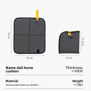 Coussin de siège pliable épaissi pour le camping en plein air, portable, adapté à la randonnée et aux pique-niques, résistant à l'humidité et imperméable, idéal - Product Image 4