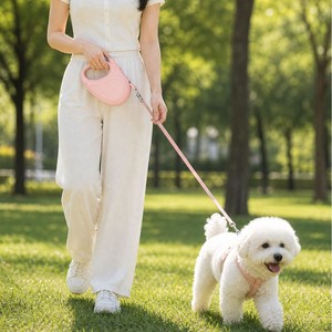Correa retráctil automática para perros para evitar escapes; adecuada para perros y gatos pequeños y medianos. - Product Image 1