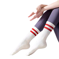 Chaussettes de sport en coton tricotées jacquard avec logo de designer, personnalisables, pour le cyclisme, écologiques, séchage rapide, avec revers et semelle.